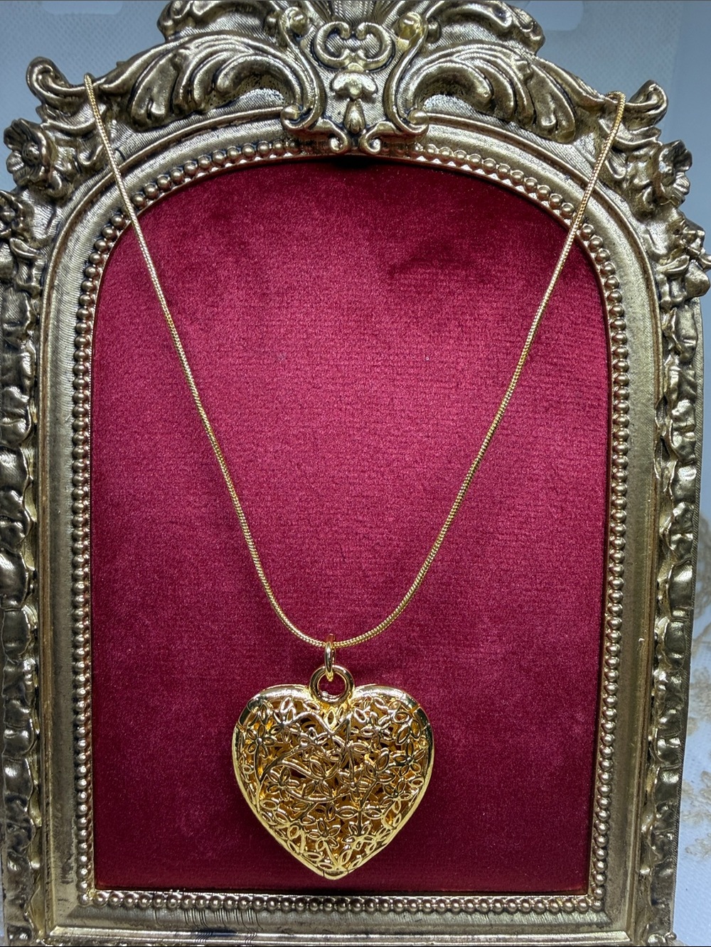 Estate 18K Marked Snake Chain w/ Oversized 3D Filigree Heart Pendant Romantic